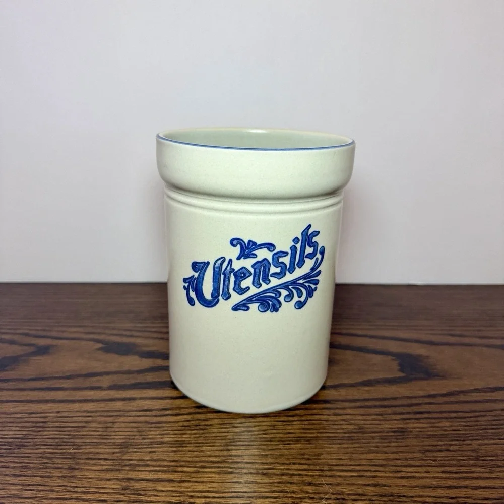 Vtg Pfaltzgraff Yorktowne Utensils Holder Crock 500 Stoneware Made In USA 6.5in